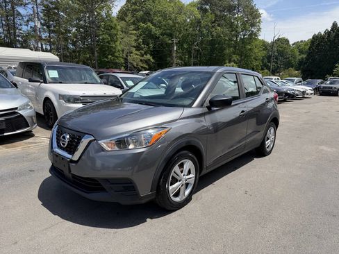 Used 2020 Nissan Kicks S FWD image 1