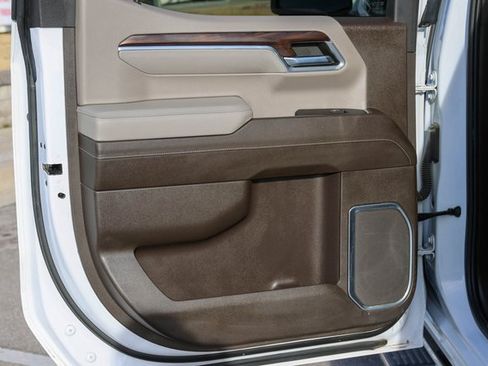 Used 2023 GMC Sierra 1500 SLT w/ SLT Premium Package image 16