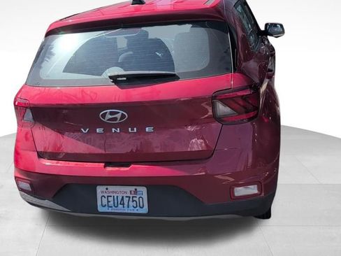 Used 2022 Hyundai Venue SE w/ Cargo Package image 11