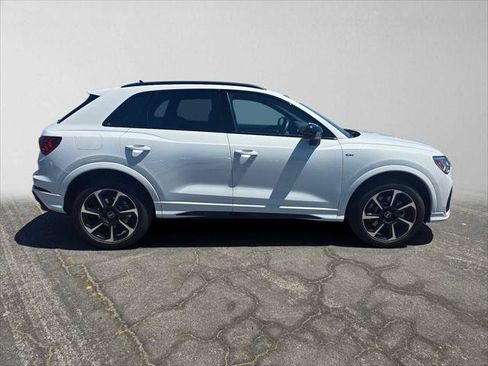 Used 2025 Audi Q3 2.0T Premium Plus w/ Premium Plus Package AWD/4WD image 2