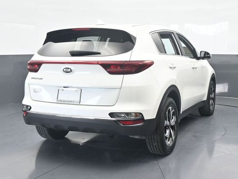 Used 2022 Kia Sportage LX image 5