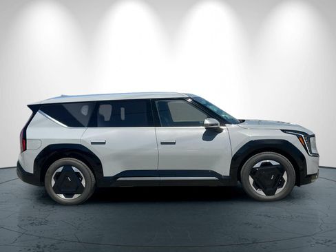 New 2026 Kia EV9 Land AWD/4WD image 3
