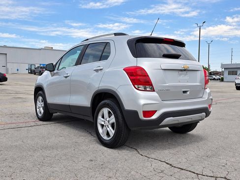 Used 2020 Chevrolet Trax LT w/ LT Convenience Package AWD/4WD image 4