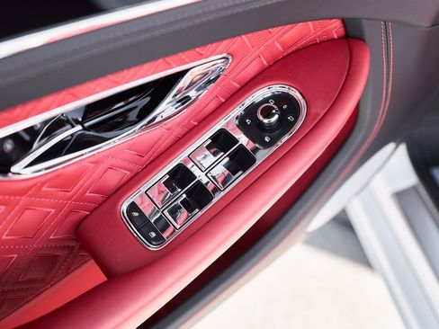 Used 2023 Bentley Continental GT Azure image 28