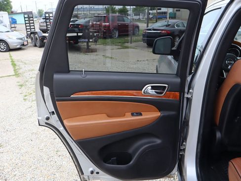 Used 2012 Jeep Grand Cherokee Overland image 13