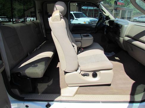 Used 2004 Ford F250 XLT image 14