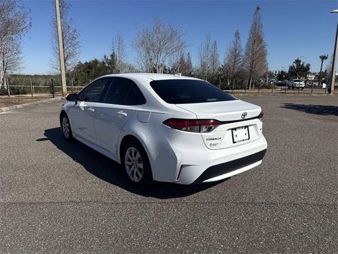 Used 2020 Toyota Corolla LE image 6