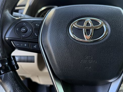 Used 2019 Toyota Camry LE image 21