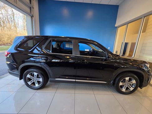 Certified 2025 Honda Pilot EX-L image 5