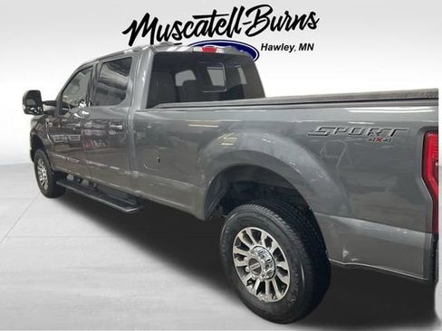 Used 2022 Ford F350 Lariat image 3