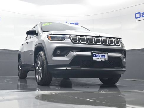 Used 2022 Jeep Compass Latitude AWD/4WD image 37