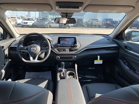 New 2025 Nissan Altima 2.5 SR image 7