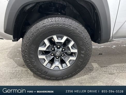 Used 2023 Toyota Tacoma TRD Off-Road w/ Technology Package image 9