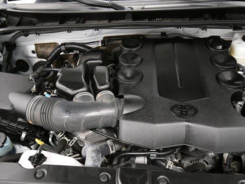 Certified 2024 Toyota 4Runner SR5 Premium image 33