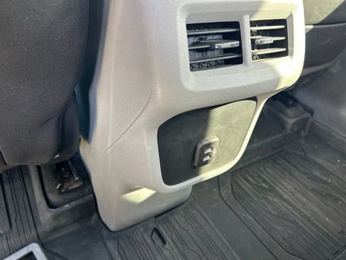 Used 2021 GMC Terrain SLE w/ Driver Convenience Package FWD image 11