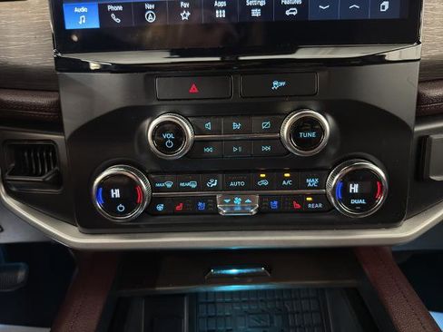 Certified 2022 Ford Expedition Limited image 5