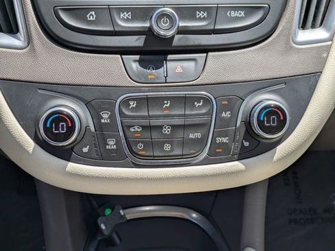 Used 2022 Chevrolet Malibu LT w/ Leather Package FWD image 25