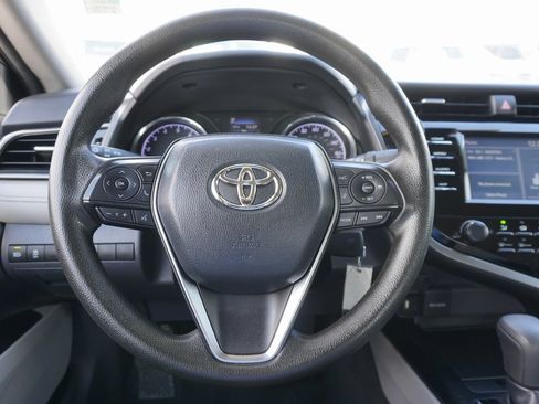 Used 2019 Toyota Camry LE image 10