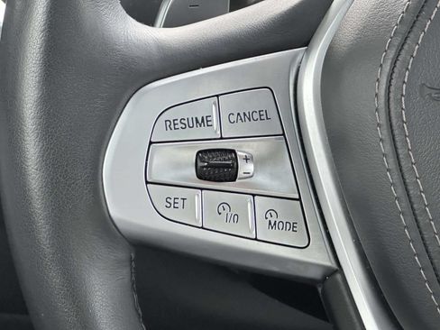 Used 2023 BMW X7 xDrive40i AWD/4WD image 16