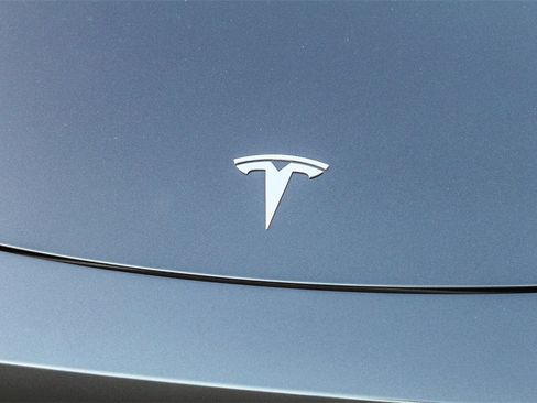 Used 2022 Tesla Model Y Long Range image 6