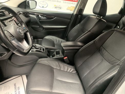 Used 2022 Nissan Rogue Sport SL image 12