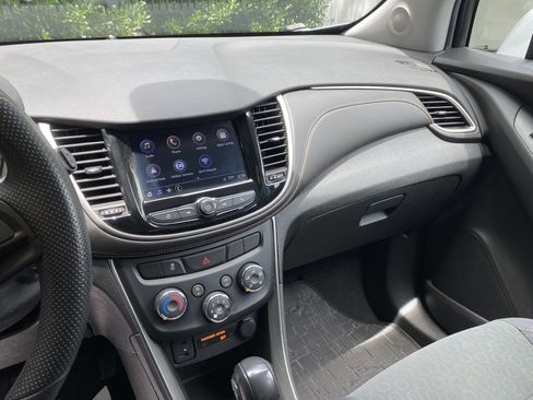 Used 2018 Chevrolet Trax LS FWD image 22