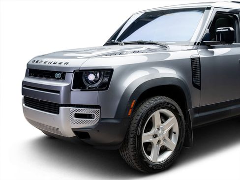 Used 2023 Land Rover Defender 110 SE image 15