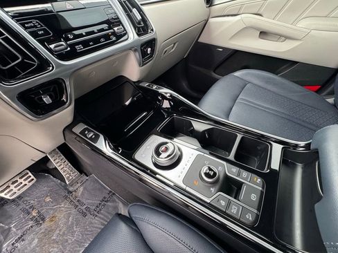 Used 2023 Kia Sorento SX Prestige image 25
