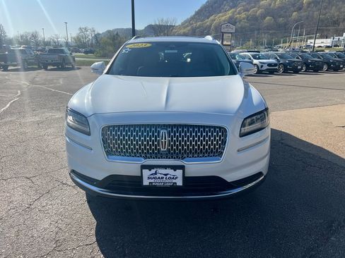 Used 2023 Lincoln Nautilus Reserve AWD/4WD image 2