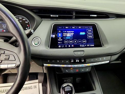 Used 2023 Cadillac XT4 Luxury w/ Cold Weather Package AWD/4WD image 18