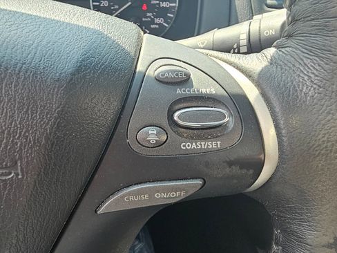 Used 2020 Nissan Pathfinder Platinum image 25