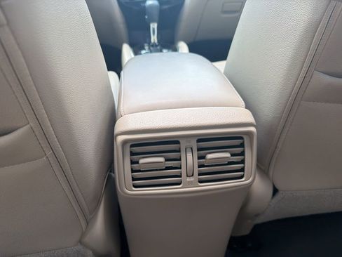 Used 2016 Nissan Rogue SL w/ SL Premium Package image 15