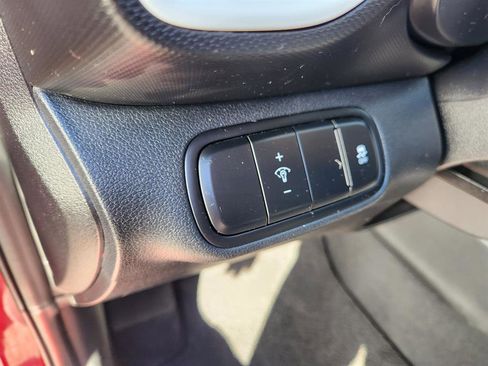 Certified 2024 Hyundai Venue Limited image 27