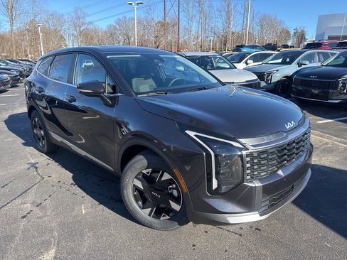 New 2026 Kia Sportage LX FWD image 1