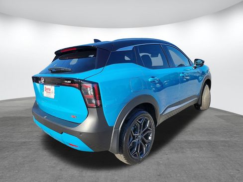 New 2025 Nissan Kicks SR w/ SR Premium Package FWD image 5