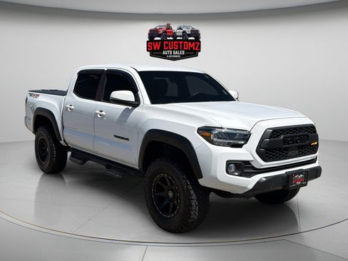 Used 2021 Toyota Tacoma TRD Off-Road w/ Technology Package AWD/4WD image 1
