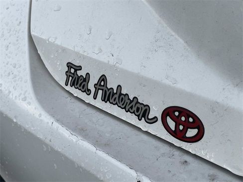 Used 2021 Toyota Avalon XLE image 11