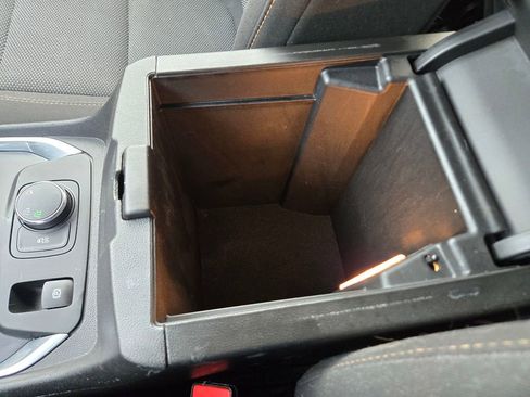 Used 2019 Chevrolet Traverse LT image 14