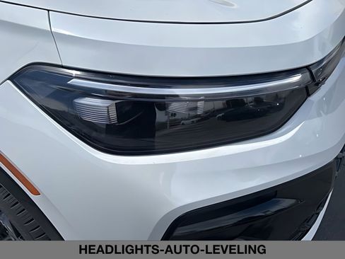New 2026 Volkswagen Tiguan SE R-Line AWD/4WD image 10