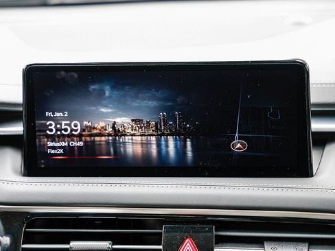 Used 2025 Genesis G70 2.5T image 12