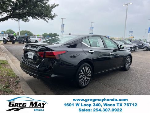 Used 2024 Nissan Altima 2.5 SV FWD image 7