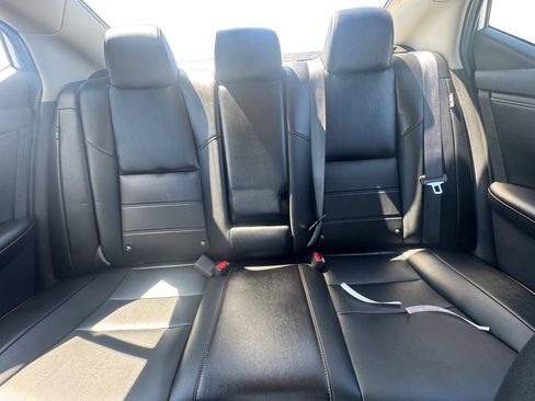 Used 2022 Nissan Sentra SR w/ SR Premium Package FWD image 22