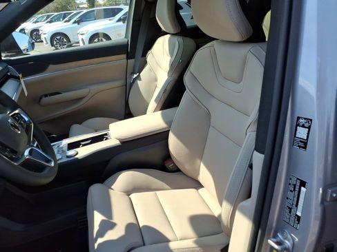 New 2026 Volvo EX90 Plus RWD image 14
