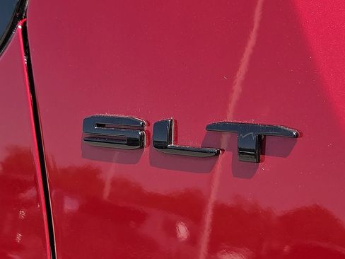 Used 2021 GMC Acadia SLT w/ Elevation Edition FWD image 9