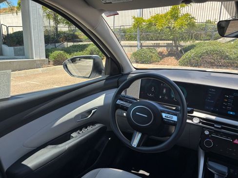 Used 2025 Hyundai Tucson SEL FWD image 36