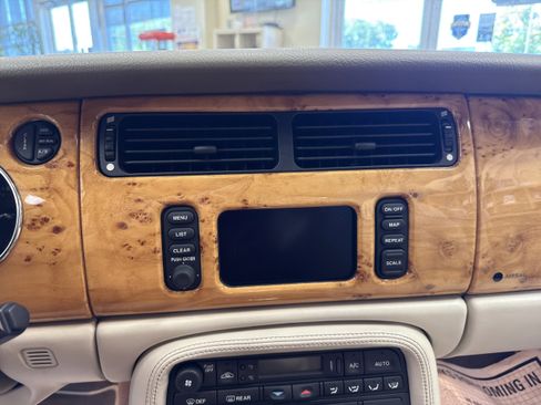 Used 2006 Jaguar XK8 Base image 34