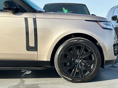 Used 2024 Land Rover Range Rover Long Wheelbase Autobiography image 37