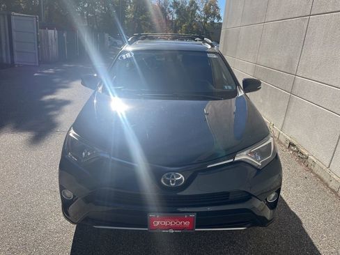 Used 2018 Toyota RAV4 XLE image 3