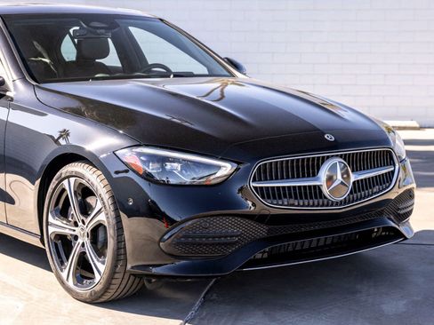 Used 2025 Mercedes-Benz C 300 Sedan image 5