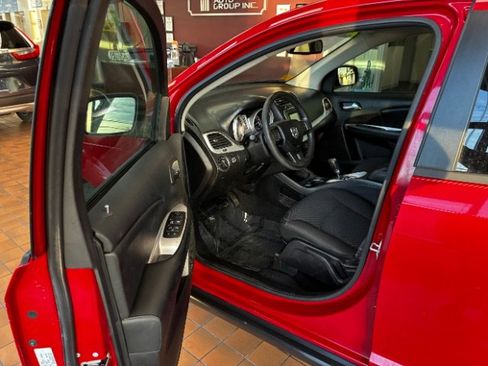 Used 2018 Dodge Journey SE w/ Blacktop Package image 18